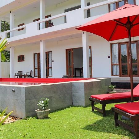 Villa Red Pool Хикадува Екстериор снимка