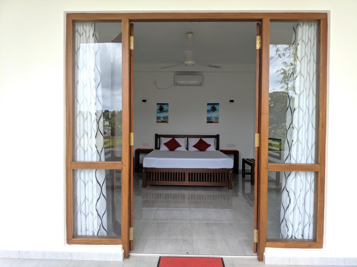 Villa Red Pool Хикадува Екстериор снимка