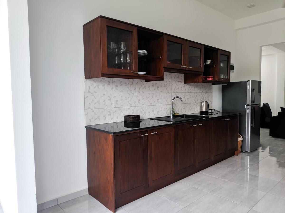 Villa Red Pool Хикадува Екстериор снимка
